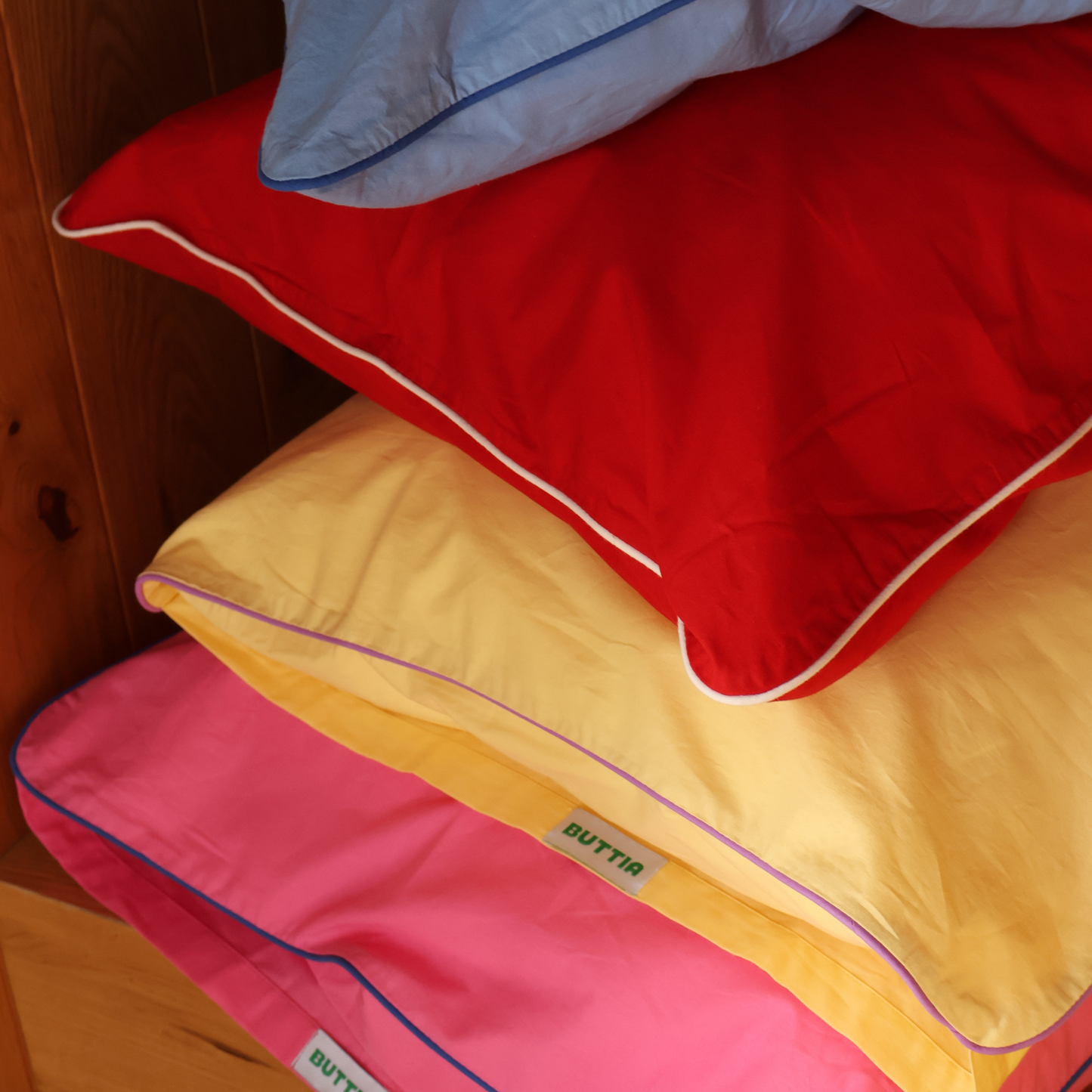 Pillowcase BORDERLINE Combo 08: White on Red