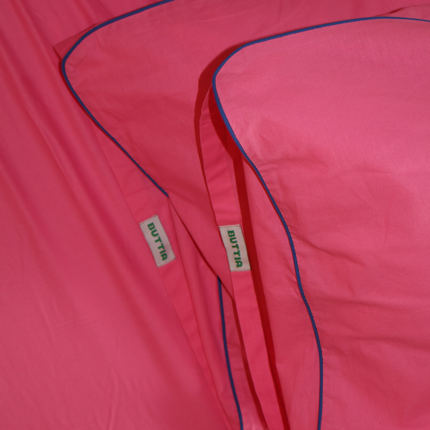 Bedding Set BORDERLINE Combo 04: Navy on Hot Pink (Fitted Sheet)